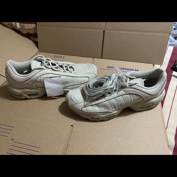 Size 10 Nike tailwind IV sand trap - Picture 2 of 3